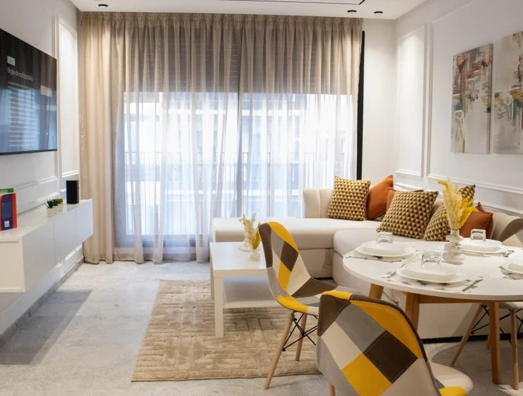 C110- Stylish and Bright Apt in City Center