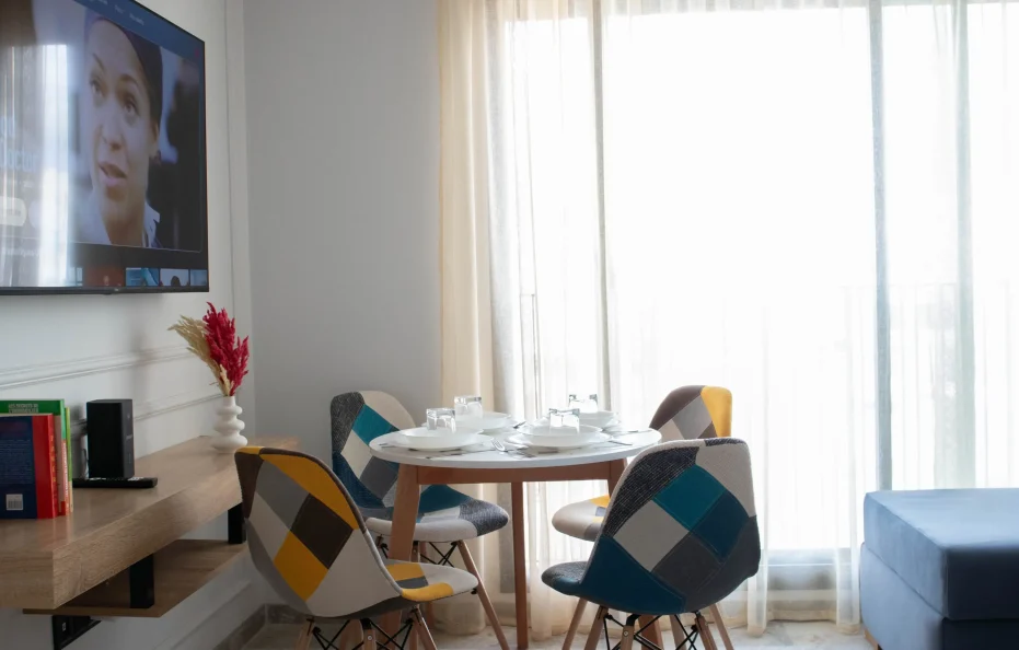 C111- Incredible 1 BR Apt in City Center