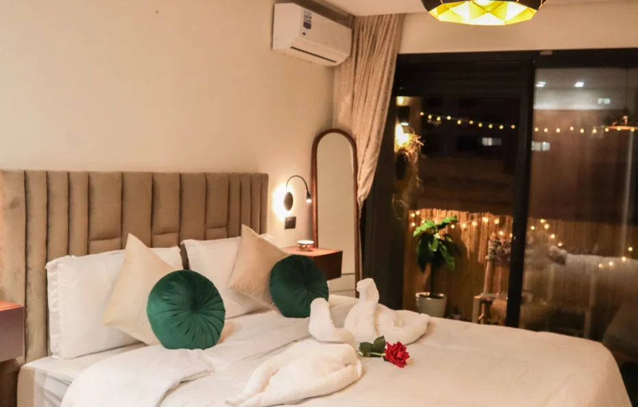 C108- Cozy & Stylish 1 BR Aprt -Delightful balcony